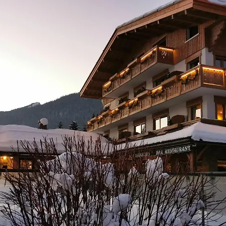Hotel-chalet Les Ecureuils Restaurant, Piscine, Jardin Garage Hotel Le Grand-Bornand