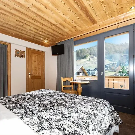 Hotel-chalet Les Ecureuils Restaurant, Piscine, Jardin Garage Hotel