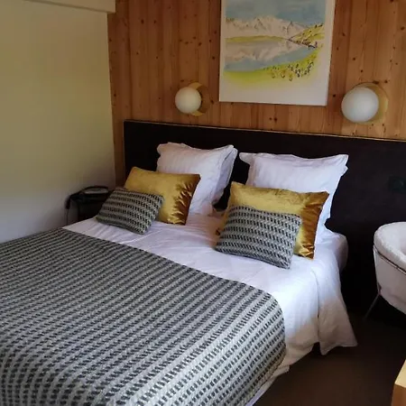 Hotel-chalet Les Ecureuils Restaurant, Piscine, Jardin Garage Hotel Le Grand-Bornand