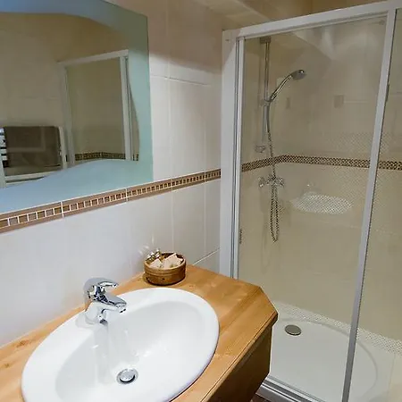 Hotel-chalet Les Ecureuils Restaurant, Spa, Sauna, Garage Hotel