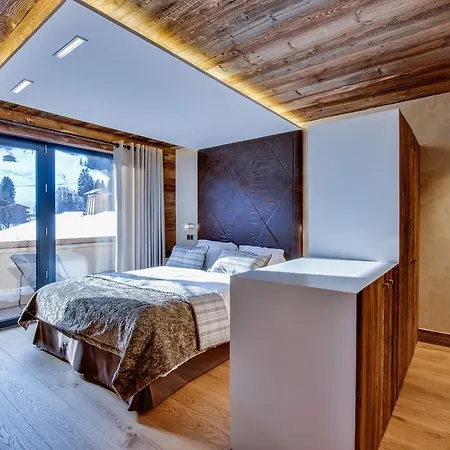 Hotel-chalet Les Ecureuils Restaurant, Spa, Sauna, Garage 3*