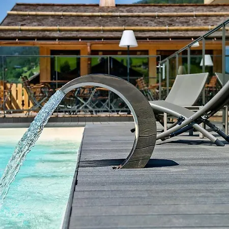 Hotel-chalet Les Ecureuils Restaurant, Piscine, Jardin Garage Hotel