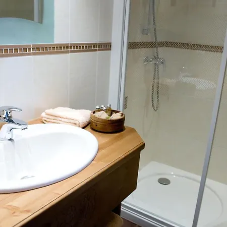 Hotel-chalet Les Ecureuils Restaurant, Spa, Sauna, Garage 3*